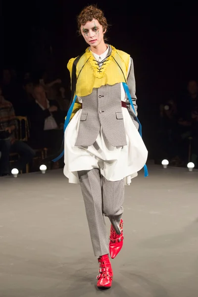 Look 32